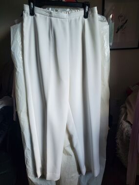 Crisp White Straight-Leg Dress Pants
